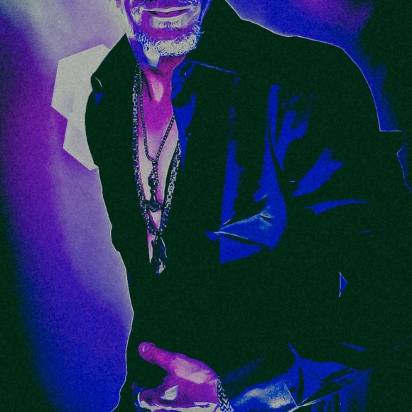 Meet your Posher, Aaron - Picture 8 of 10